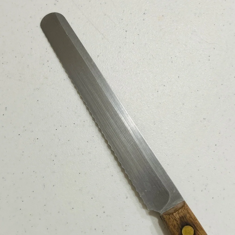 Vintage Chicago Cutlery USA Walnut Handle BT7 Serrated Edge 7” Bread Knife